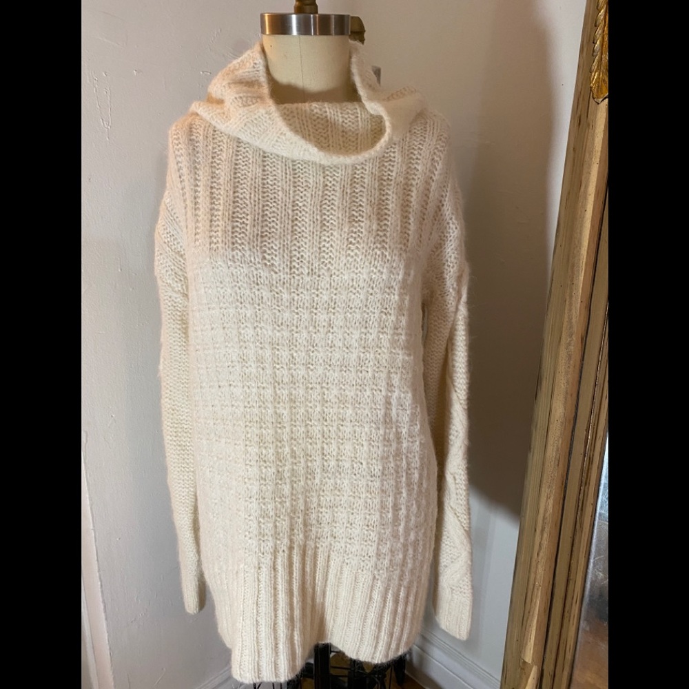 Anthropologie 100 percent alpaca sweater